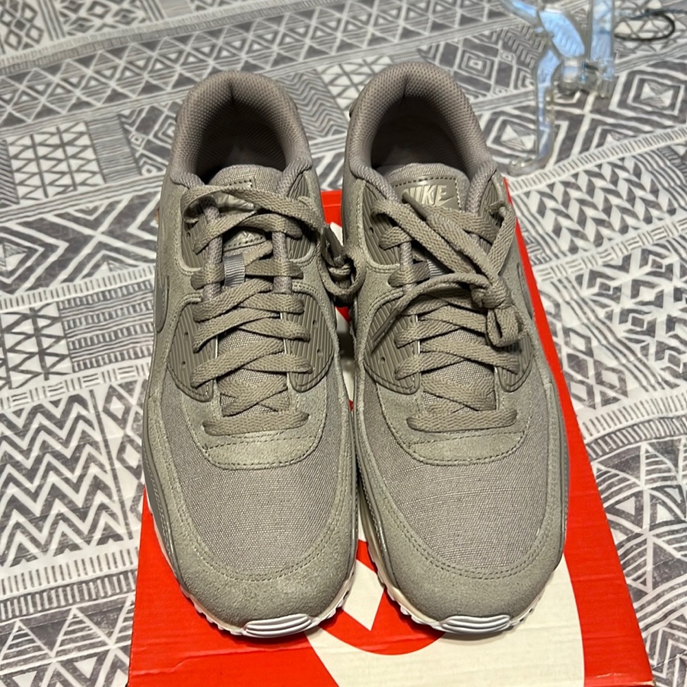 COPY - Nike Air Max 90 premium size 10.5 brand new!